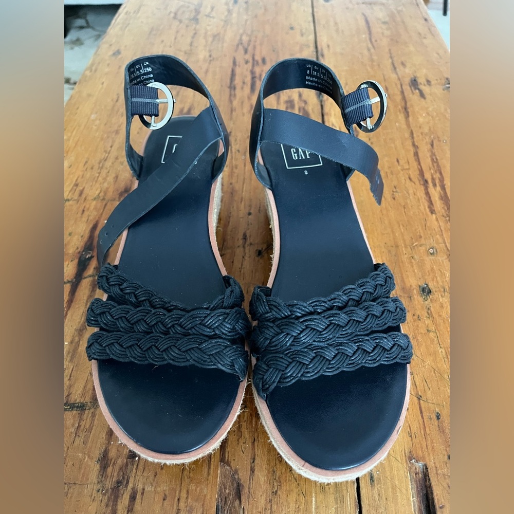 NWOT Gap Navy Wedge Sandals Platform Sandals size 8